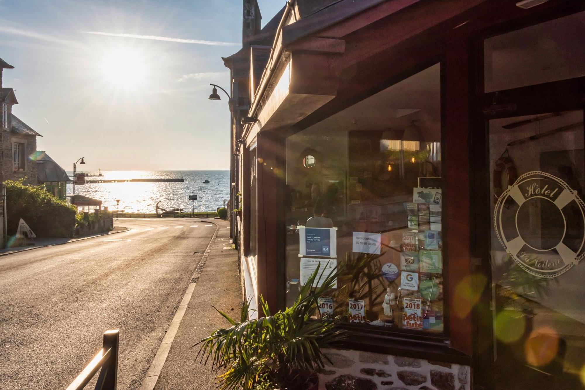 Hotel La Voilerie Cancale Bord De Mer ภายนอก รูปภาพ